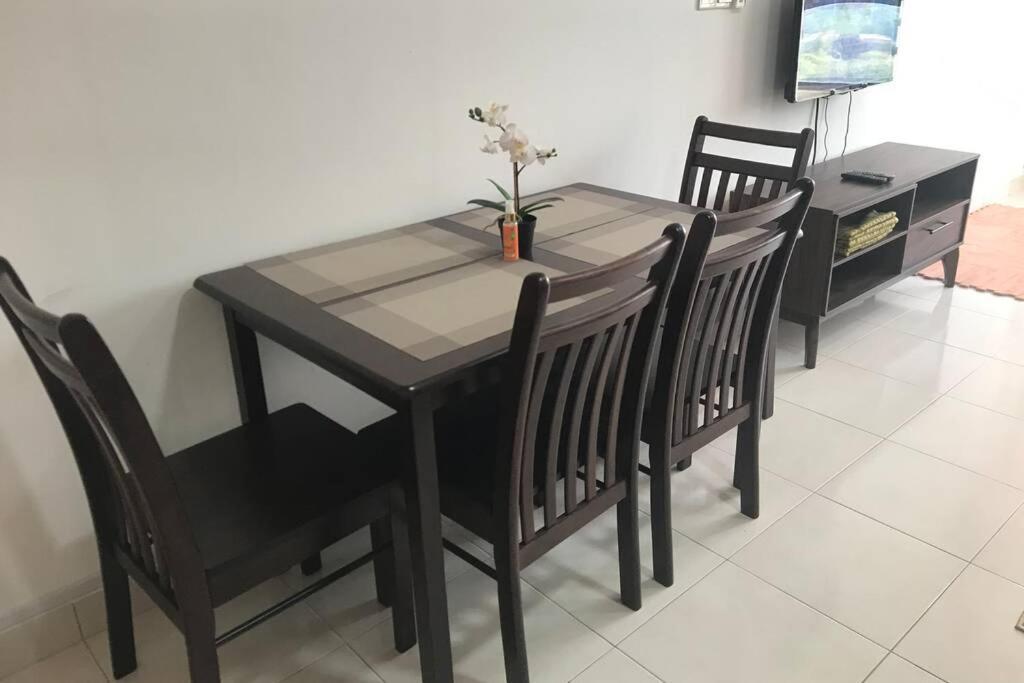 Homestaybaba Close To Ukm, Gmi, & More ! Kajang Dış mekan fotoğraf